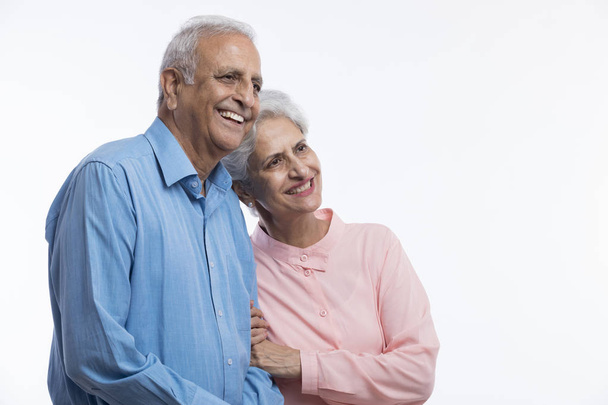 Portrait de heureux couple d'aînés - Photo, image