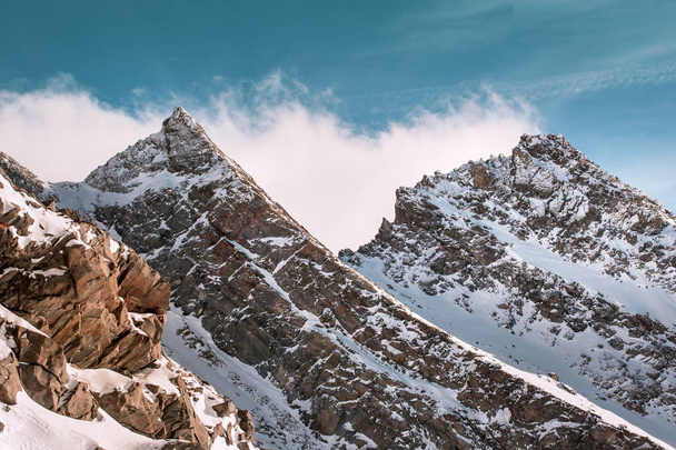 Panoraama Alppien maisema lumen peitossa
 - Valokuva, kuva