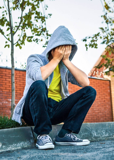 Sad Teenager outdoor - Fotografie, Obrázek