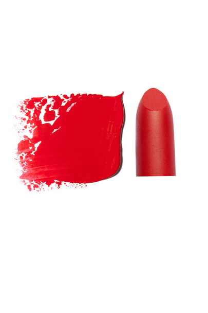 Trace rouge de brillant à lèvres
 - Photo, image