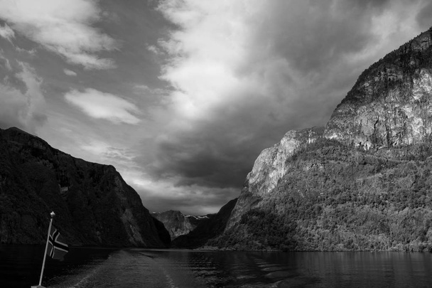 Naeroyfjord, Sogn og Fjordane, Norvegia
 - Foto, immagini