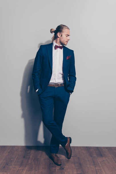 Full length portrait of attractive stunning man in blue suit wit - Фото, изображение