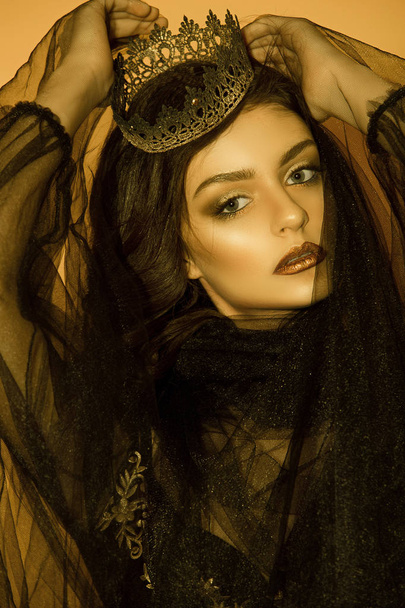A beautiful, sensual girl, model in a glamorous, fashionable ima - Fotografie, Obrázek