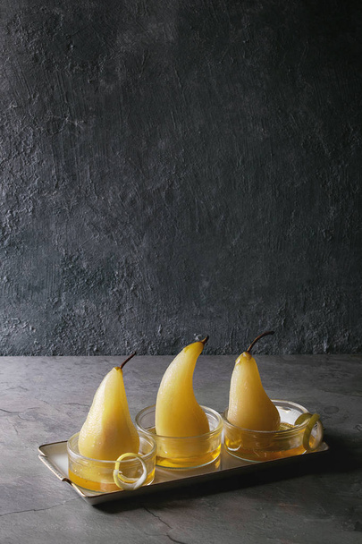 Pears in wine - Fotó, kép