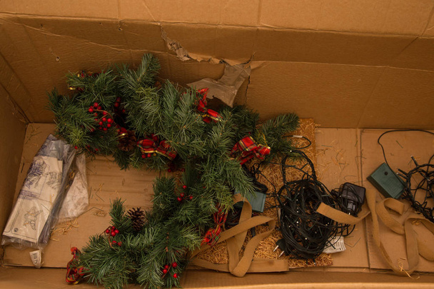 Рождественские украшения в коробке
 - Фото, изображение