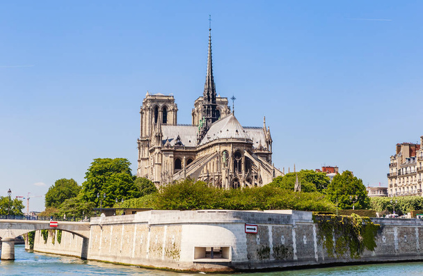 Notre Dame de Paris katolická křesťanská katedrála s řeky Seiny - Fotografie, Obrázek