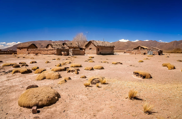 Невелике село Болівійський
 - Фото, зображення