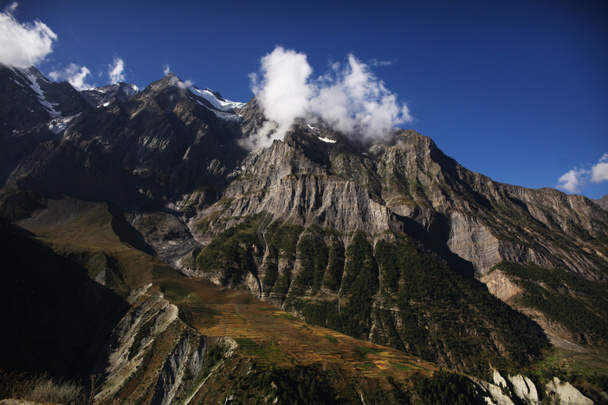 fenséges táj, a Sziklás-hegység és az indiai Himalája, keylong régió-felhők - Fotó, kép