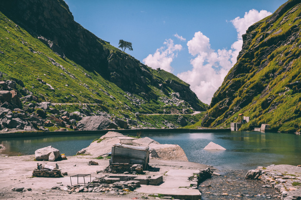 malebná horská krajina s jezerem v indickém Himálaji, Rohtang Pass - Fotografie, Obrázek