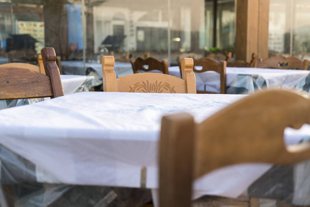 primo piano del tipico tavolo da ristorante greco
 - Foto, immagini