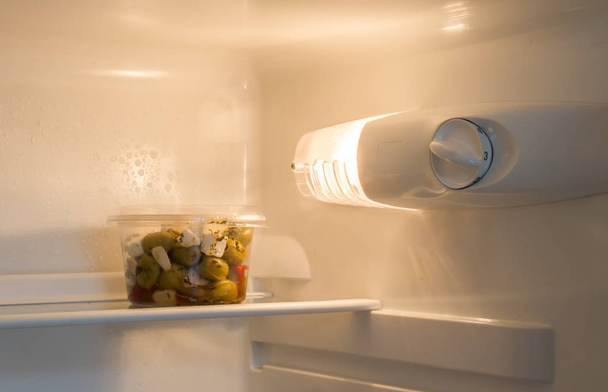 Olajbogyó-a hűtőszekrény - Fotó, kép