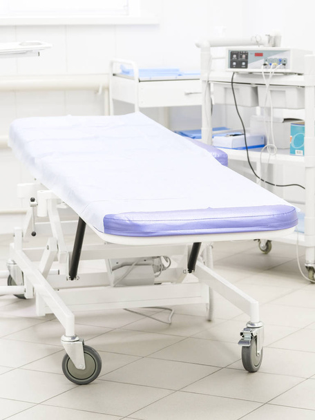 Movable bed in an operating room - Foto, Imagem