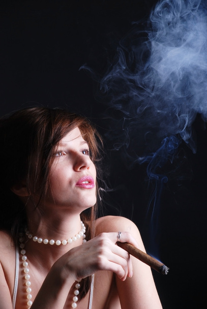 Mujer fumadora
 - Foto, Imagen