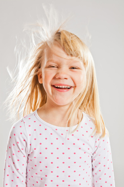 ευτυχής χαμογελαστοί νεαρό κορίτσι - Φωτογραφία, εικόνα