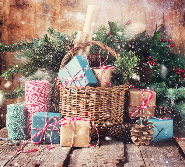 Festive Gifts Boxes Coniferous Basket Cinnamon - Valokuva, kuva