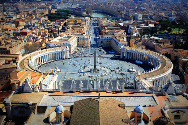 St Peters Meydanı görünümünden çatıya St Peters Bazilikası, Vatikan, Roma, İtalya - Fotoğraf, Görsel