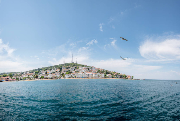 Weergave van Kinali eiland in Istanboel, Turkije - Foto, afbeelding