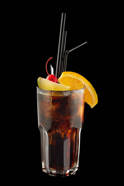 Long Island Ice Tea cocktail - Фото, изображение