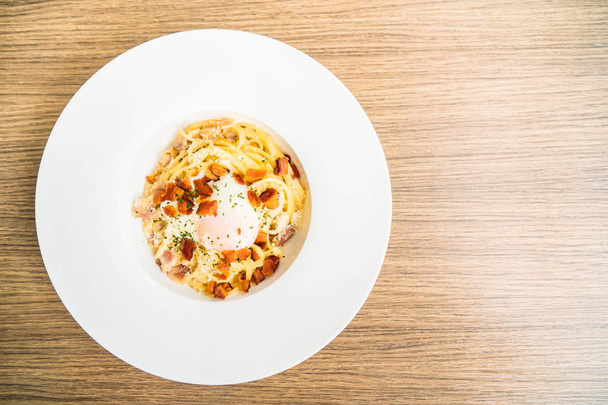 Spaghetti alla carbonara
 - Foto, immagini