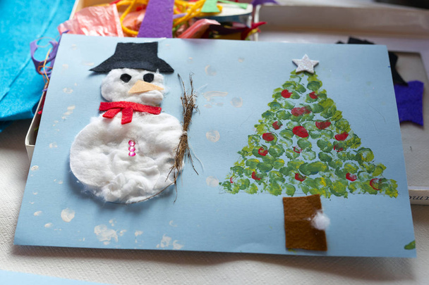Décoration de Noël faite par une fille de 10 ans
.  - Photo, image