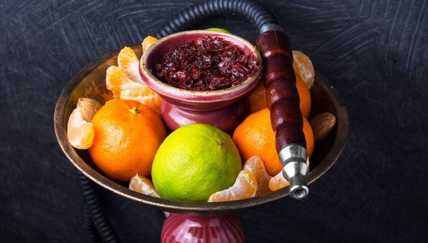 Shisha with taste of lime and tangerines - Photo, image