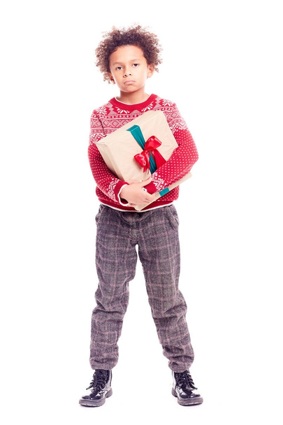 Boy posing with gift box - Фото, изображение