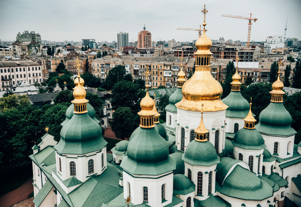 vista aérea de Kiev Iglesia de Pechersk Lavra contra la hermosa ciudad, Ucrania
 - Foto, Imagen