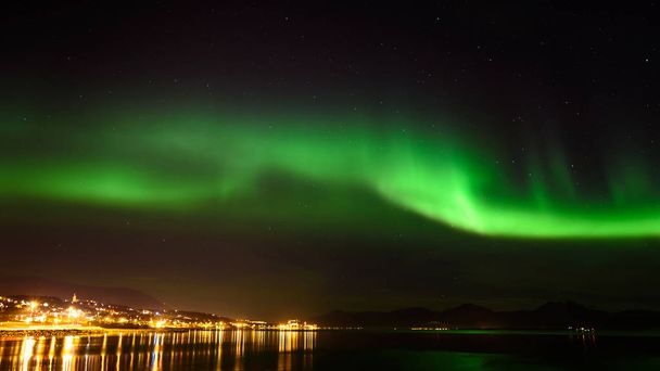 Aurora boreal ou luzes do norte no céu em Tromso, Noruega
 - Foto, Imagem