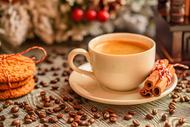 Aconchegante cenário de inverno com xícara de café
 - Foto, Imagem