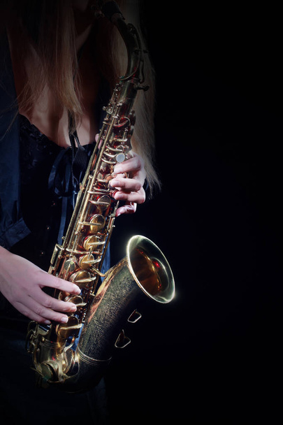 Saxophone Player Saxophonist playing jazz music - Zdjęcie, obraz