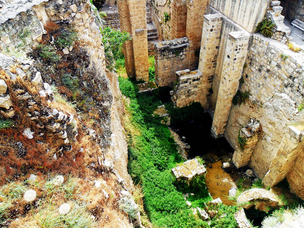 Reisen nach israel, jerusalem, die Ruinen der byzantinischen Kirche, neben der Stelle des Pools von Bethesda - Foto, Bild