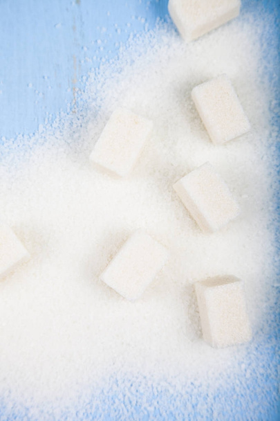 Zucchero bianco e cubetti di zucchero
  - Foto, immagini