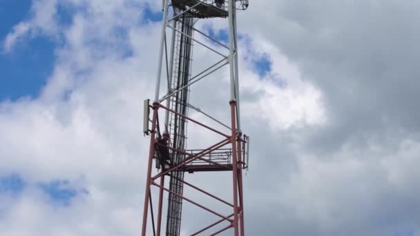 Torre de señal telefónica
 - Metraje, vídeo
