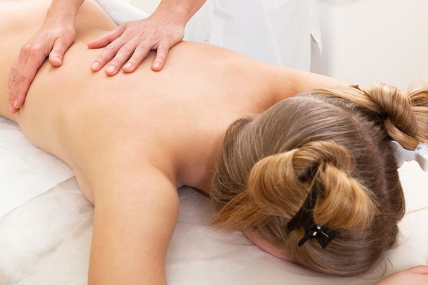 massage in a beauty salon - Foto, Bild