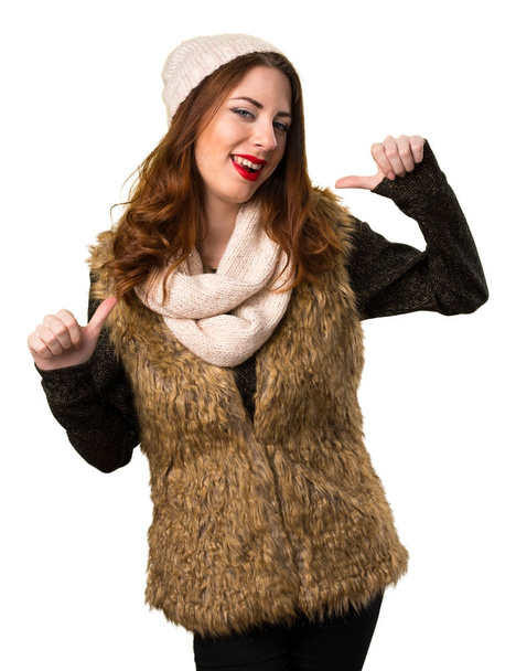 Dziewczyna z zimowych ubrań z siebie dumna - Zdjęcie, obraz