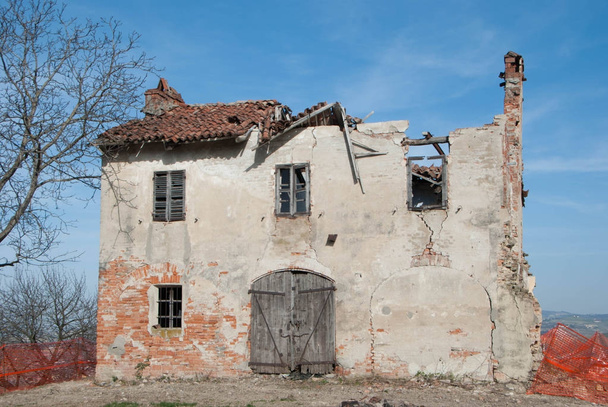 Abandoned house ruined - Foto, Bild