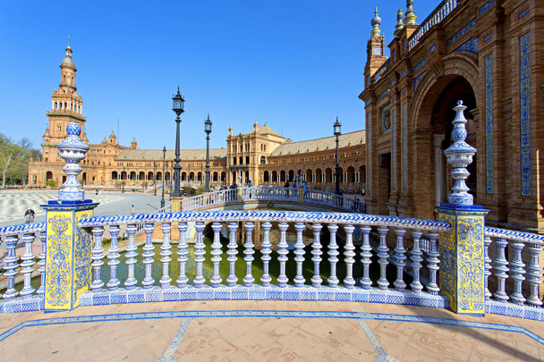 Una hermosa vista de la Plaza de España, en Sevilla
 - Foto, Imagen