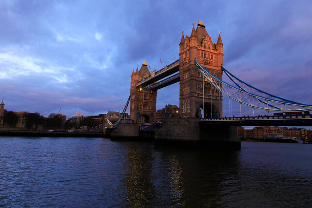 Londyński Tower Bridge - Zdjęcie, obraz