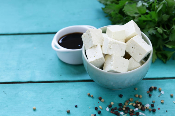 тофу з соєвого сиру вегетаріанська їжа
 - Фото, зображення