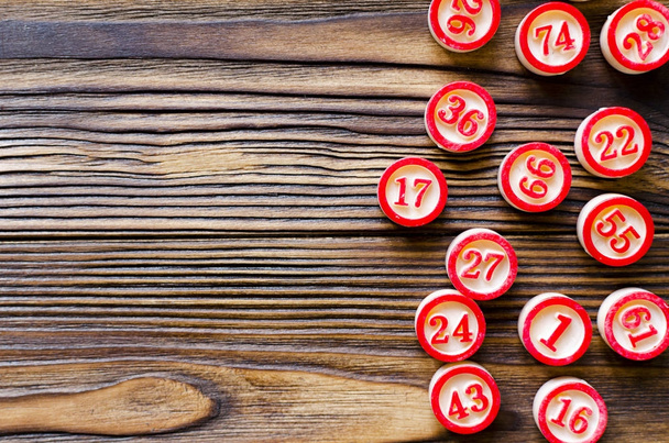 bolas com números para jogar bingo
 - Foto, Imagem