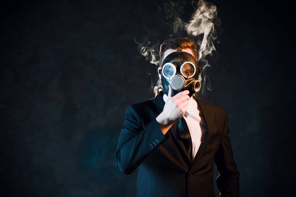 man gas mask nicotine cloud passive smoker danger - Valokuva, kuva