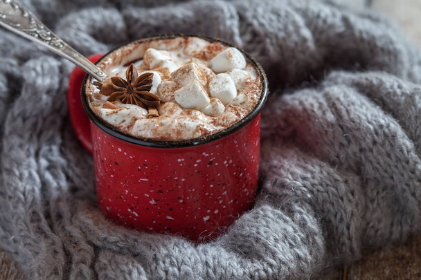 Hot chocolate with marsmallow candies - 写真・画像