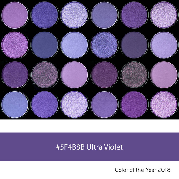2018 年のトレンド カラーのウルトラ バイオレット アイシャドウ パレット - 写真・画像