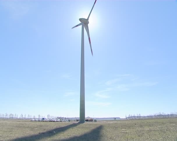 Sunlight penetrating through rotating windmill wings. - Footage, Video