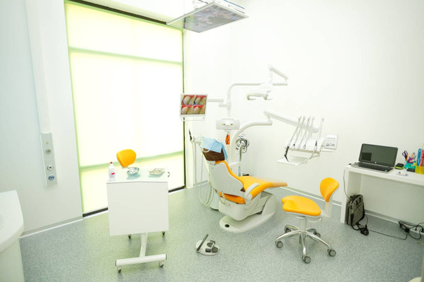 Kazak stomatology ve diş bakımı. Diş hekimi - Fotoğraf, Görsel