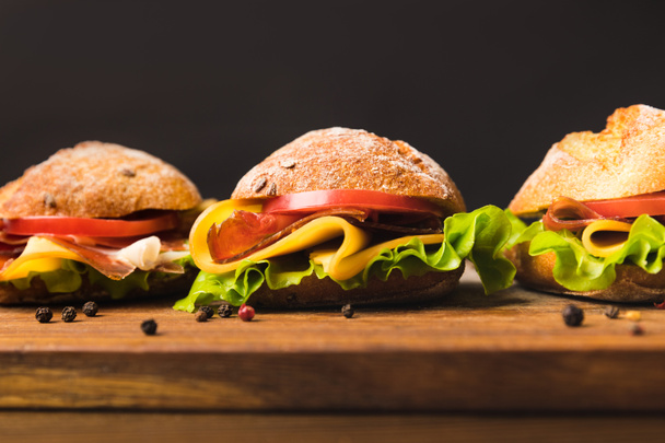 gros plan de sandwichs au fromage et légumes
 - Photo, image