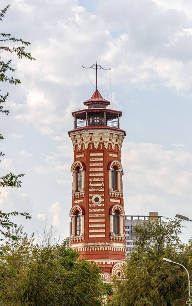 Пожарная башня 19 век. Здание первой пожарной станции
 - Фото, изображение