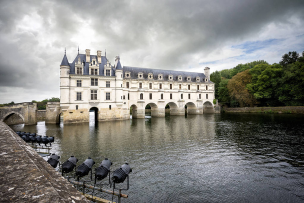 Chateau de Chenonceau, Valle del Loira, Francia - El Chateau de Chenonceau, castillo medieval francés en el Valle del Loira. Fue construido en el siglo 15-16, una mezcla arquitectónica de finales del gótico y principios del Renacimiento
 - Foto, imagen
