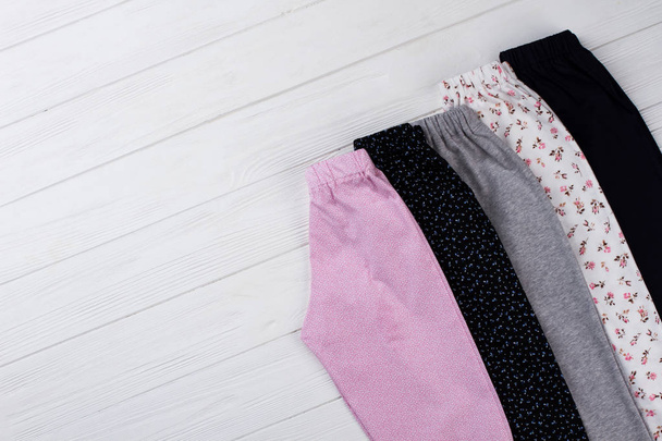 Variedade de calças de pijama
 - Foto, Imagem