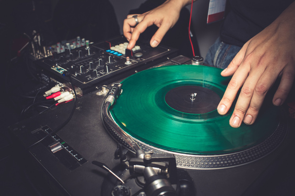 DJ-микширование музыки
 - Фото, изображение